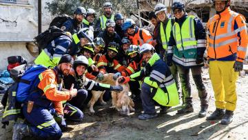 Turquia/Sismo: Equipa portuguesa de resgate condecorada por Erdogan