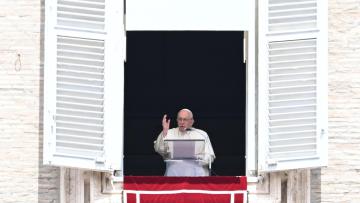 Papa Francisco pede ao mundo que não se habitue aos conflitos, guerra e violência
