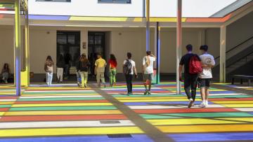 Ano letivo arranca a partir de hoje, mas continuam a faltar professores