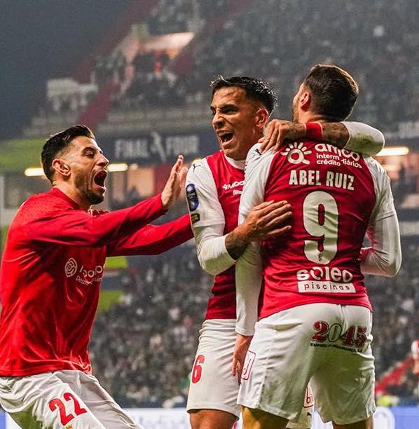 Cabeça de Abel Ruiz leva SC Braga à sua quinta final da Taça da Liga