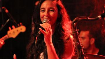 Cantora brasileira Aline Paes regressa a Braga para “concerto afetivo”