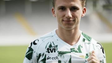 Médio Jimi Gower reforça Moreirense até 2028 após um mês à experiência