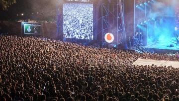 Festival Paredes de Coura arranca hoje na vila minhota com Kneecap e Wet Leg