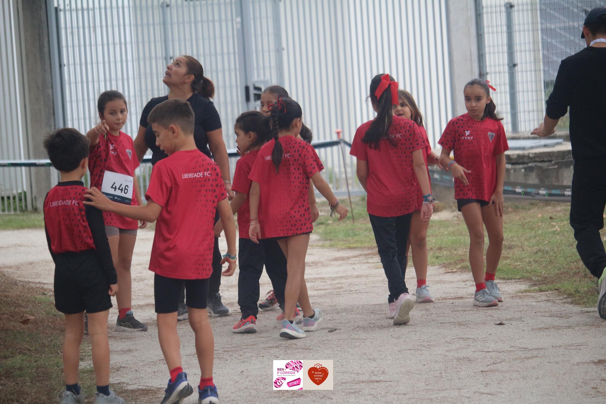 Liberdade FC participou na nona Corrida Ren com 24 atletas
