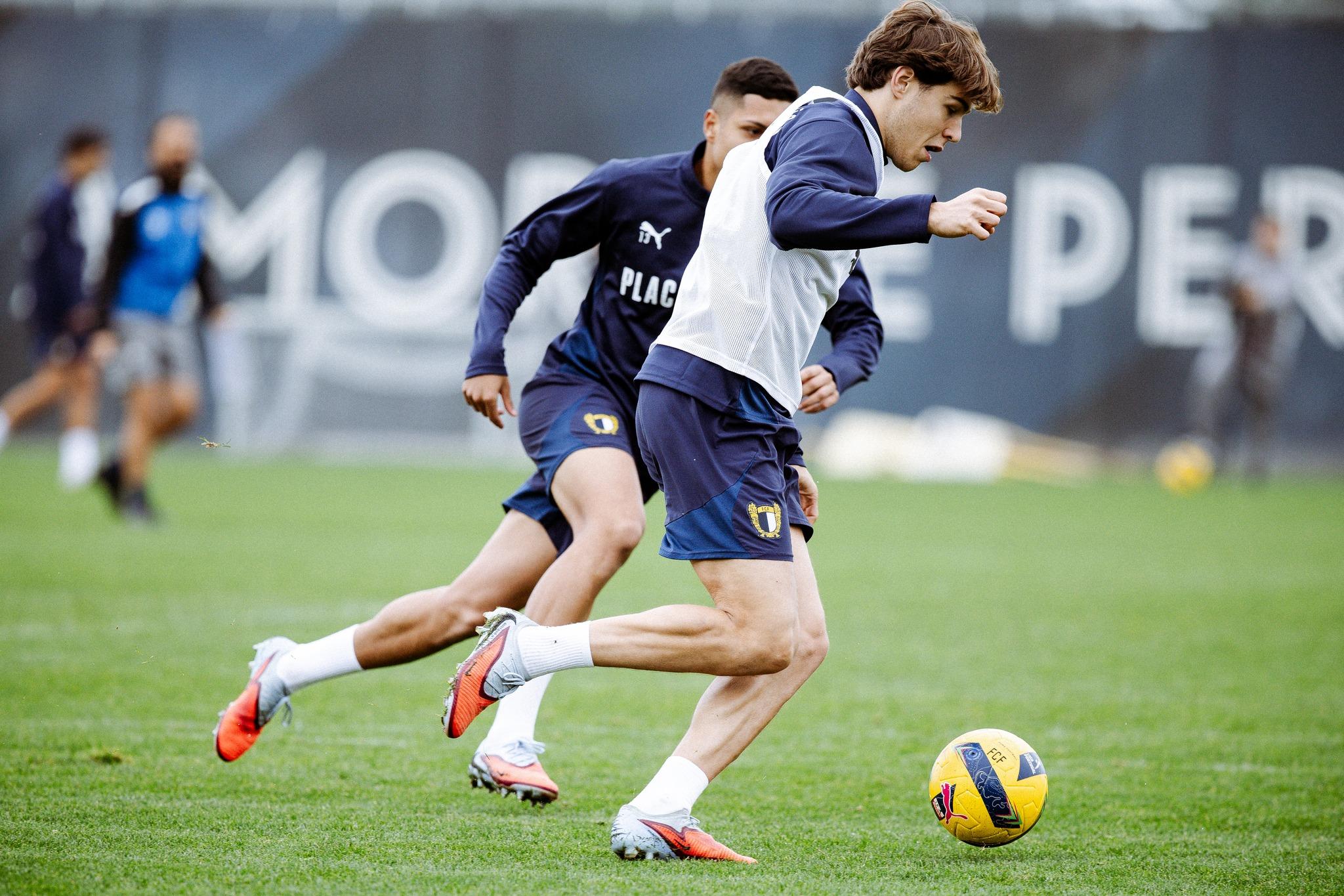 Hugo Oliveira (Famalicão) elogia capacidade defensiva do Nacional da Madeira