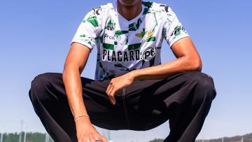 Pedro Jesus assina contrato profissional com Moreirense