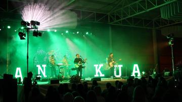 Antíkua lança “Outrora”