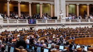 Governo pede novo adiamento do debate quinzenal com o primeiro-ministro