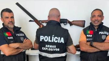Unidade Móvel da PSP presta esclarecimentos sobre armas em Amares