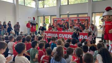 Mais de 150 crianças colecionaram autógrafos de jogadores do SC Braga