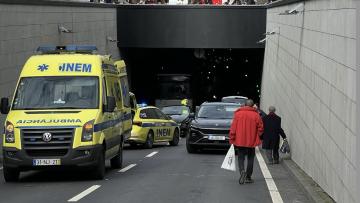 Acidente aparatoso provoca o caos na saída do túnel da Avenida da Liberdade, em Braga