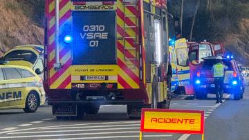 Colisão entre camião do lixo e carro provoca trânsito intenso na Póvoa de Lanhoso