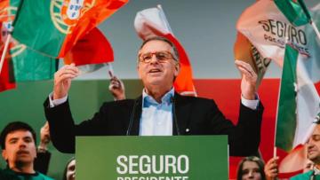 Em Braga pediu-se a Seguro que "deite a mão" a Montenegro e proteja o país de Ventura