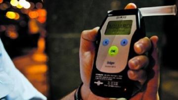 PSP detém jovem com bastão extensível e condutor alcoolizado