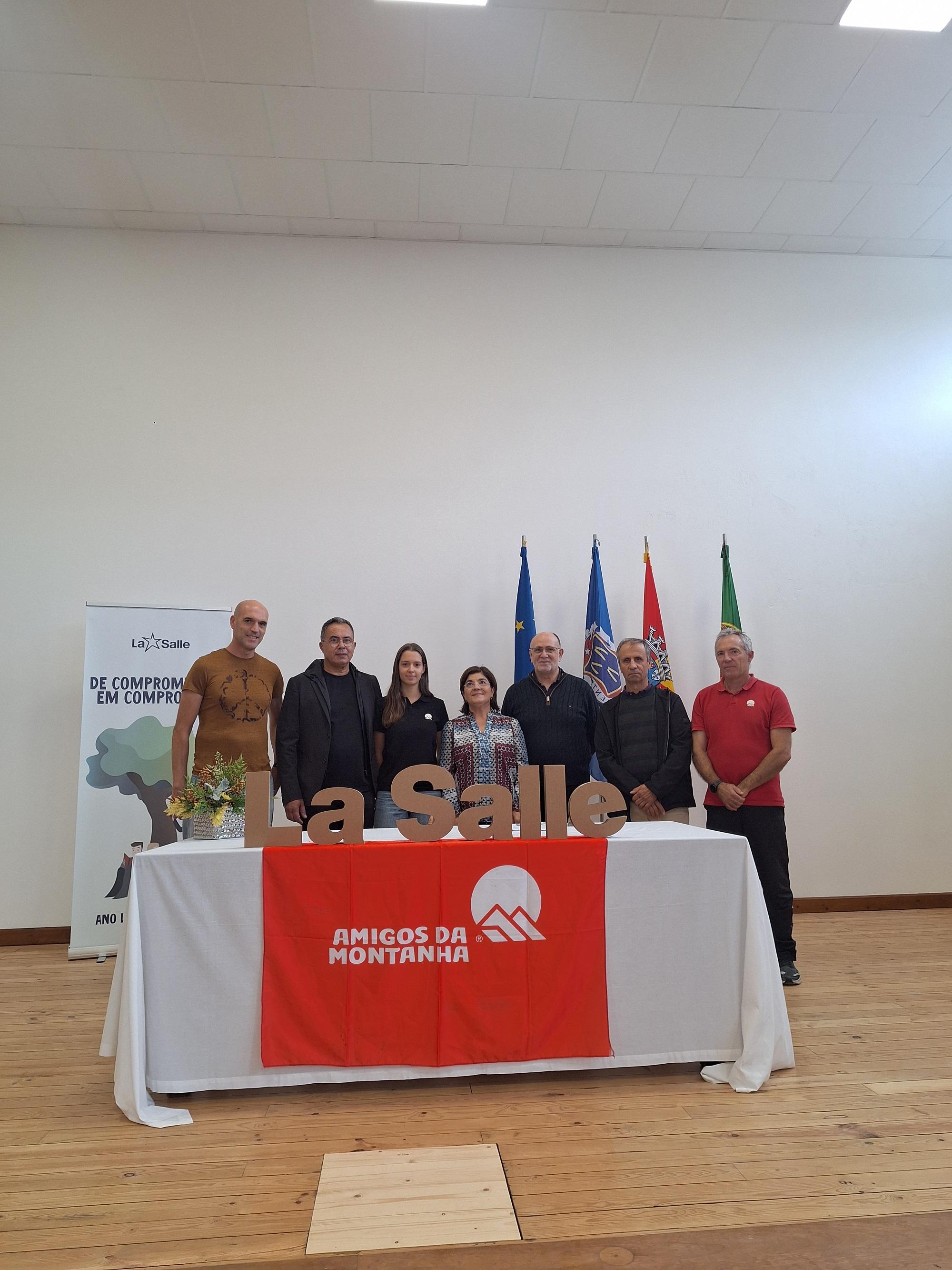 Colégio La Salle e Amigos da Montanha assinam protocolo para promover a prática desportiva