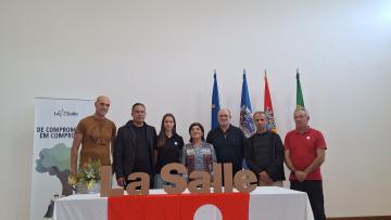Colégio La Salle e Amigos da Montanha assinam protocolo para promover a prática desportiva