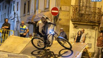 Ana Rita Barbosa sagra-se Campeã de Downhill Urbano