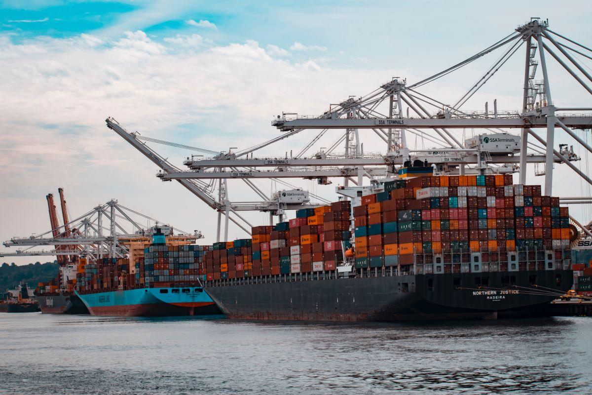 Exportações e importações caem 6,9% e 4,1% em maio