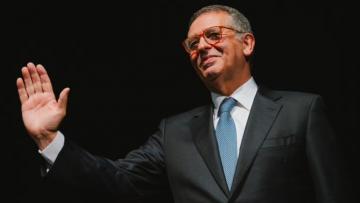 Seguro chega hoje a Madrid para primeira visita ao estrangeiro