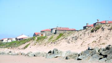 Esposende quer demolir 180 construções na praia de Apúlia contra vontade de moradores
