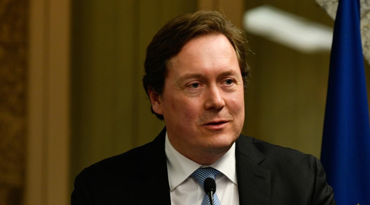 Autarca de Ponte da Barca pede reforços para travar fogo perto de casas