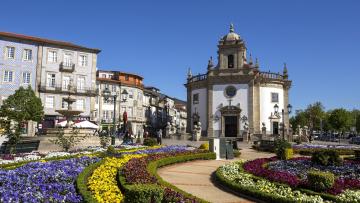 Câmara de Barcelos abre piscinas, cria postos de água e abre espaços climatizados