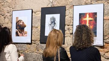Exposição no Pio XII revela olhar dos alunos do Colégio D. Diogo sobre a Cruz
