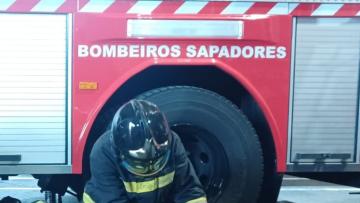 Bombeiros sapadores em início de carreira com aumento de 379 euros até 2027