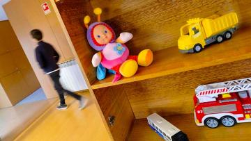 Alunos de Viana reparam brinquedos para os doar a instituições sociais