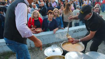 Sabariz serviu 3 mil litros de caldos do pote a multidão de visitantes