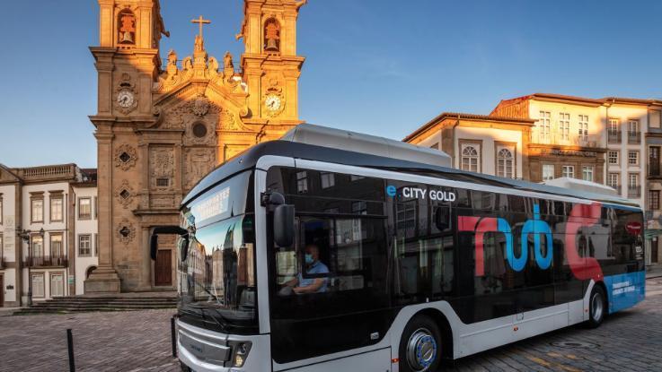 Sábado todos os jovens podem viajar gratuitamente com a TUB