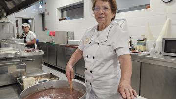 Cozinheira Maria do Céu Borges distinguida por prestigiar sarrabulho de Ponte de Lima