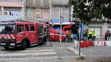 Despiste de autocarro dos TUB provoca feridos e uma morte na Avenida Central
