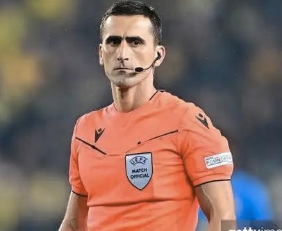 Montenegrino Nikola Dabanovic arbitra SC Braga-Feyenoord