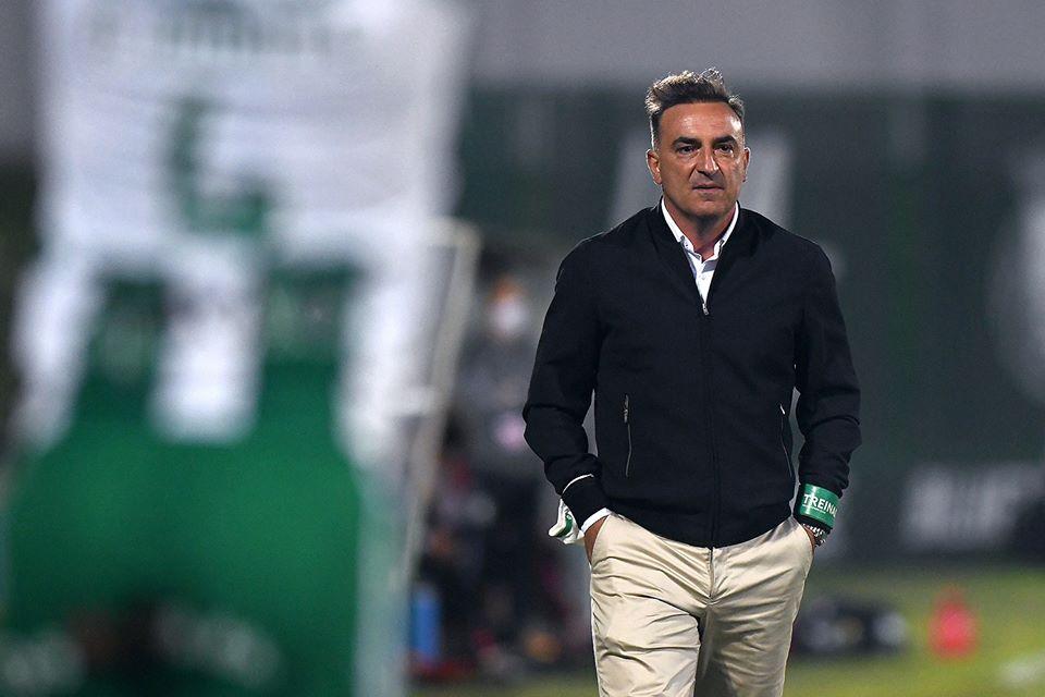 Carlos Carvalhal é o novo treinador do Olympiacos