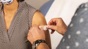 Mais de 240 mil pessoas vacinadas contra Covid-19 e gripe até dia 8