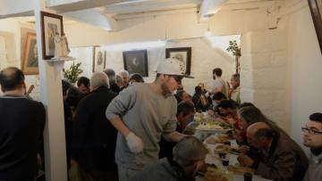 Guimarães cumpre tradição secular de servir ceia de Natal aos mais carenciados