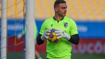 Guarda-redes Charles rescinde contrato com o Vitória SC