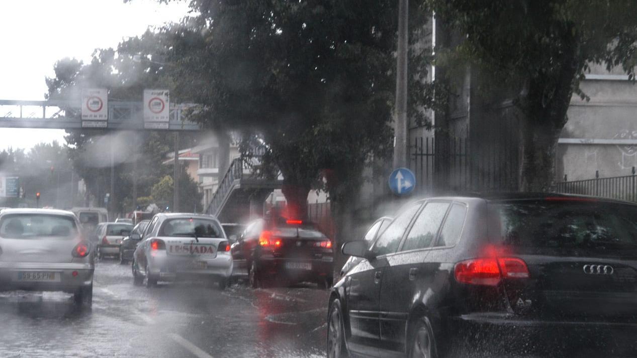 Minho sob aviso laranja devido por causa da chuva forte