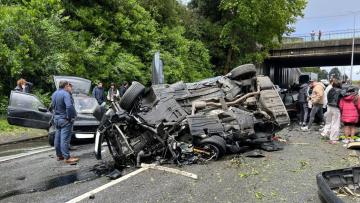 Nove feridos em acidente com cinco veículos em Braga