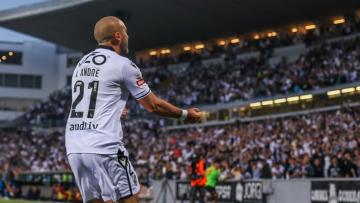 Vitória SC despediu-se de André André