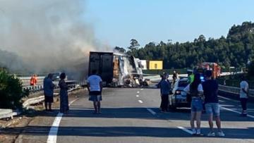 Incêndio num camião em Ponte de Lima corta a A3 nos dois sentidos