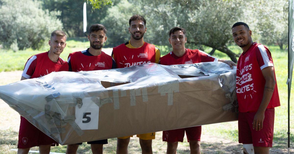 Plantel do Gil Vicente foi a Ponte da Barca construir Kayaks