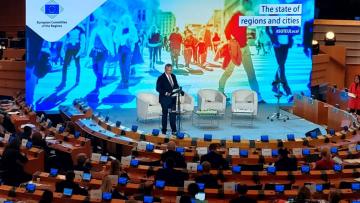 Vasco Cordeiro desafia regiões a «erguerem-se» contra gestão centralizada das verbas europeias