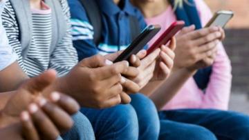 Estudo determina três perfis de dependência do telemóvel e alerta para problemas de saúde