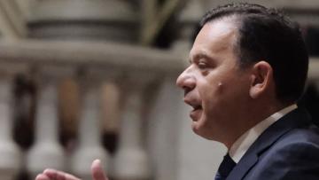 Montenegro incentiva o regresso de emigrantes: "Vale a pena acreditar em Portugal"