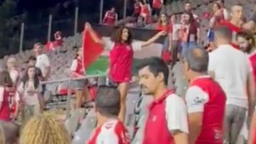 BE questiona Governo sobre bandeira da Palestina retirada pela PSP de estádio em Braga