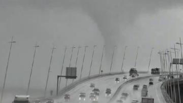 Tromba de água impressiona (e assusta) em Lisboa