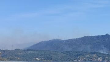 Incêndio na Póvoa do Lanhoso obriga a evacuar aldeias