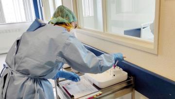 Medicamento criado na UMinho para artrite reumatoide começa a ser testado em doentes